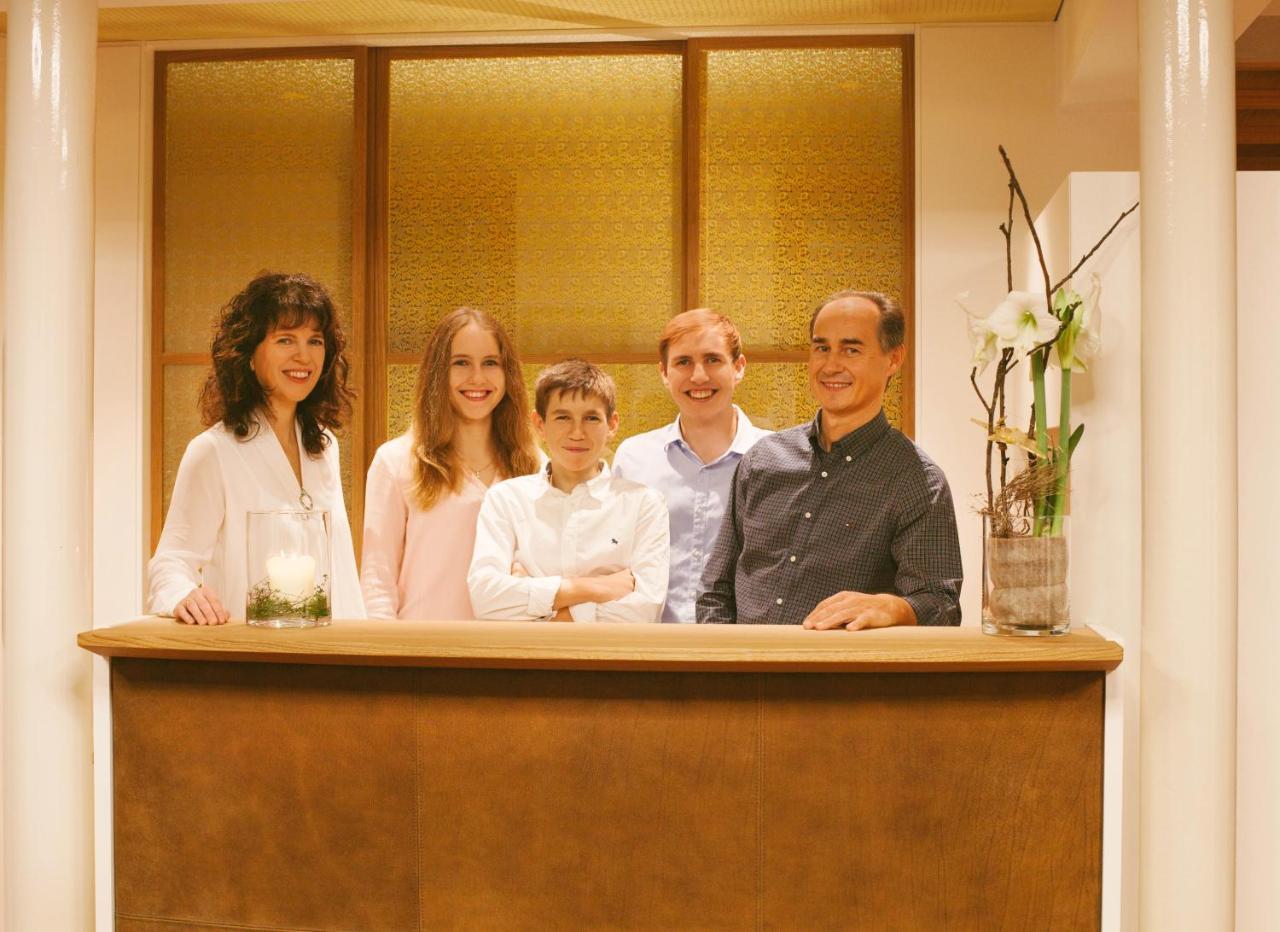Hotel Gasthof Kreuz Sonntag Eksteriør bilde