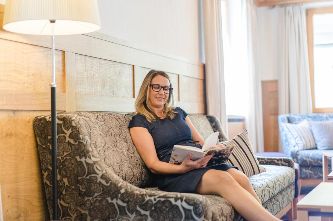 Hotel Gasthof Kreuz Sonntag Eksteriør bilde